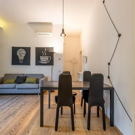 Pr Curt Apartament Mediolan