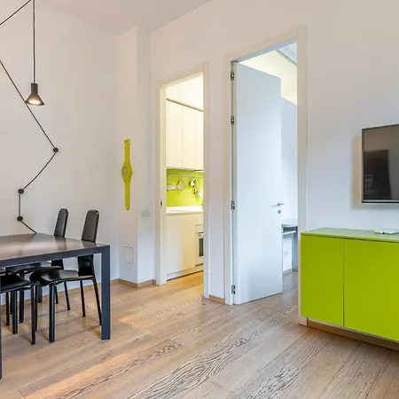 Apartament Pr Curt *