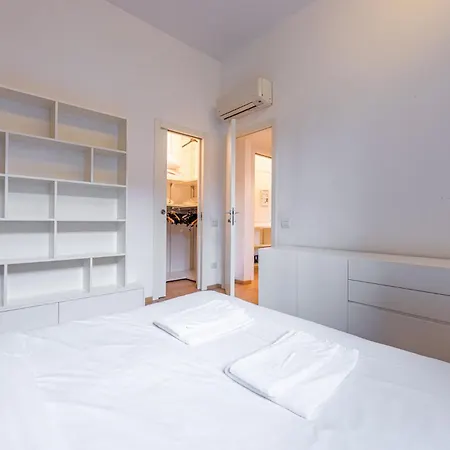 Apartament Pr Curt Mediolan
